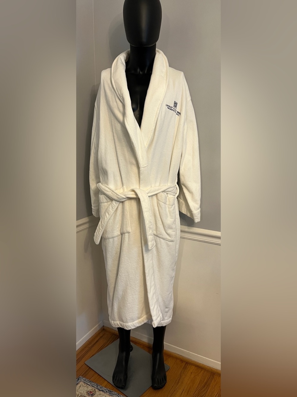 100% Cotton Heavy Weight Robe - Unisex - One Size - White